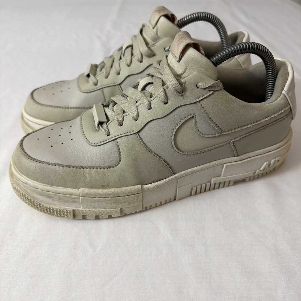 Women's Nike‎ Air Force 1 Pixel Light Stone Grey Size 9.5 Casual Gym Shoes Fit